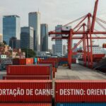Porto brasileiro com contêineres da JBS para exportação ao Oriente Médio, em meio à guerra no Irã.