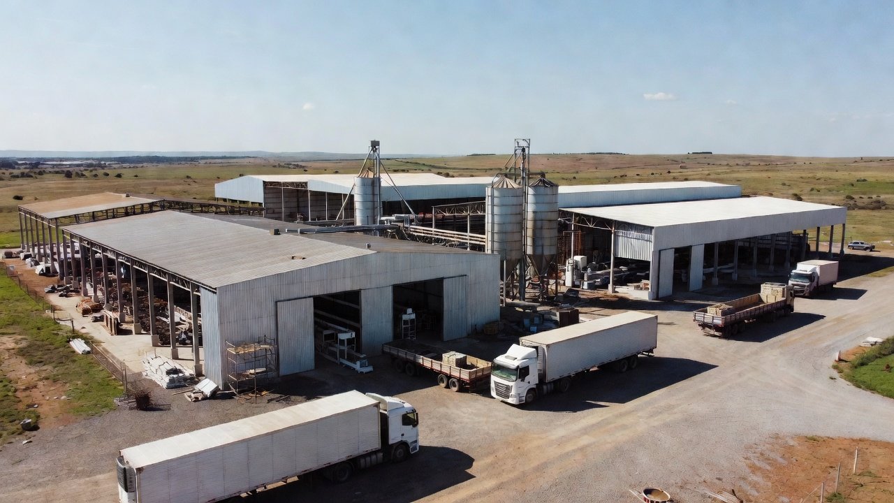 Com o investimento, a unidade poderá produzir uma variedade maior de produtos de frango desossado de maior valor — Foto: Divulgação