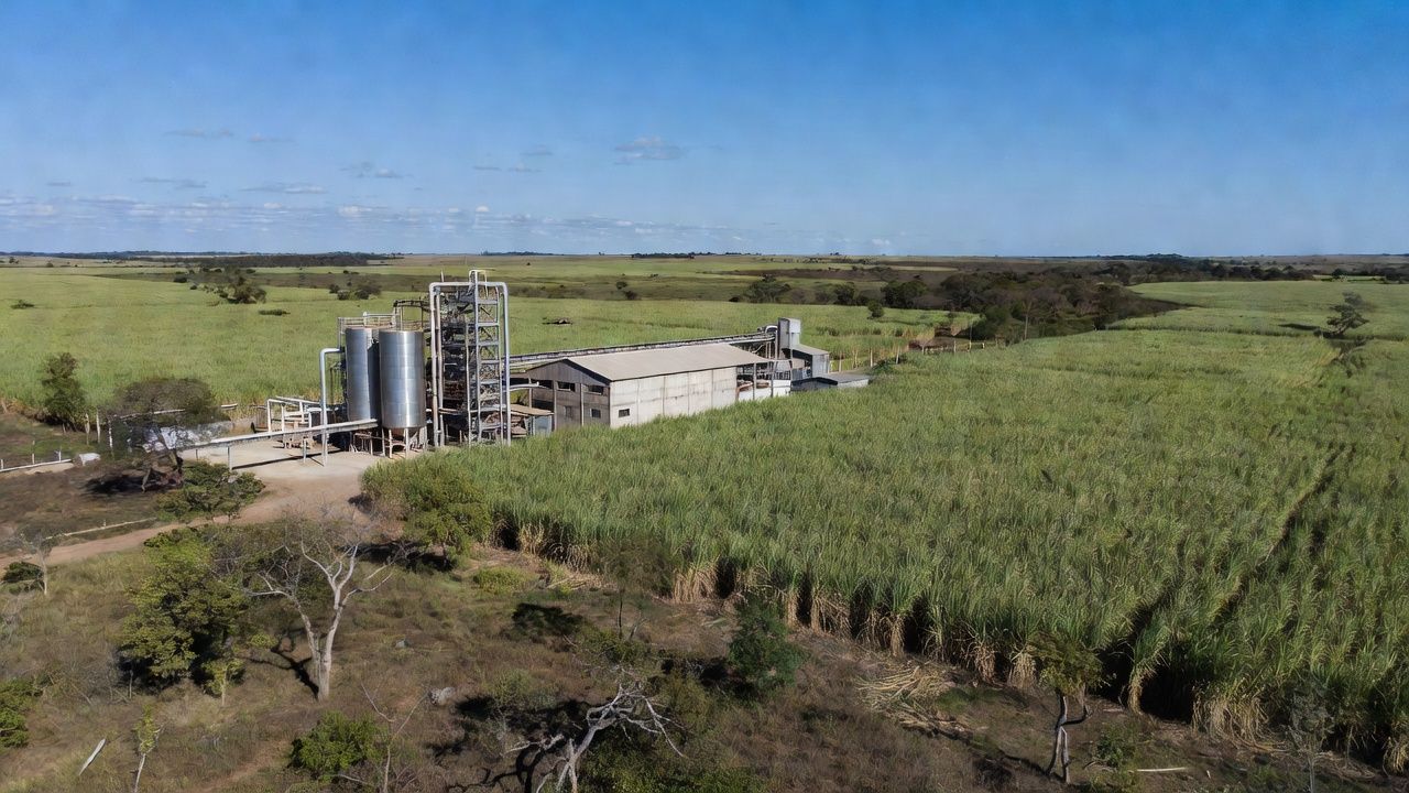 Planta da FS no Mato Grosso (Divulgação) Este é um trecho original publicado em Exame.com. Leia a matéria completa em https://exame.com/agro/amaggi-compra-40-da-es-gigante-do-etanol-de-milho/?utm_source=copiaecola&utm_medium=compartilhamento