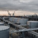 Tanques de diesel em refinaria russa durante avaliação de exportação