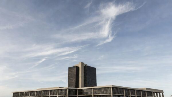 Prédio do Banco Central do Brasil simbolizando alta do IBC-Br