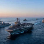 Navios da Marinha dos EUA no Pacífico simbolizando presença no Indo-Pacífico